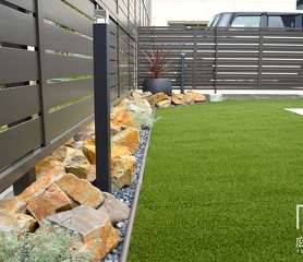 ドッグランとアウトドアリビングを兼ねたメンテナンスフリーの庭｜新潟市M様邸